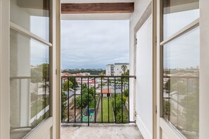 Apartment (Two-Bedroom Apartment with Balcony)