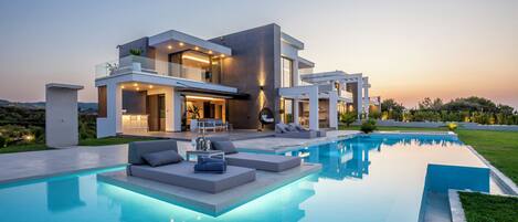 Luxury-Villa, Strandblick | Terrasse/Patio