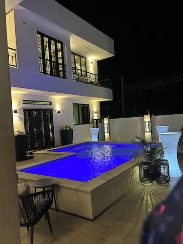 Suite 47 at Noble Stays Tobago:2 Bedroom Modern Apartment with pool & car rental