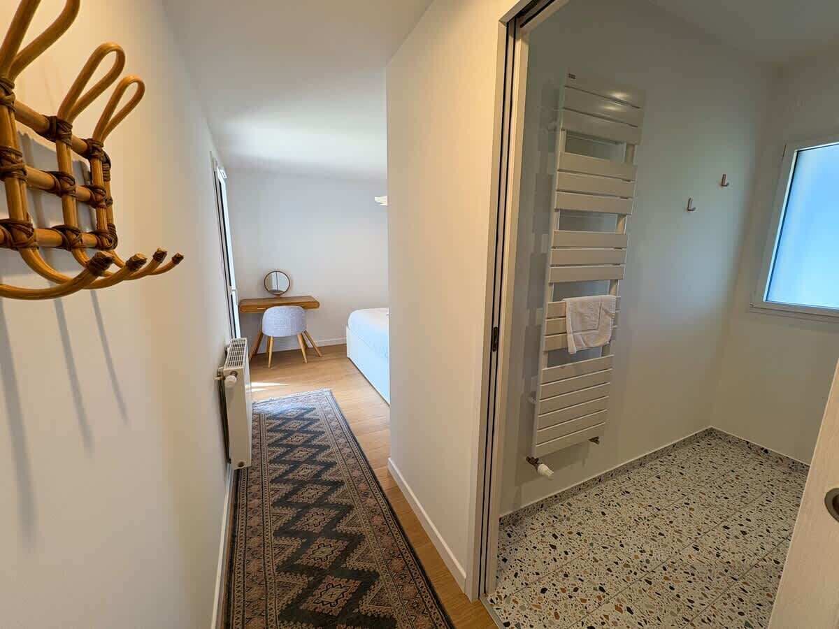 3 bedrooms, iron/ironing board, free WiFi, bed sheets