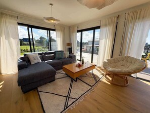 Televisio, työhuone