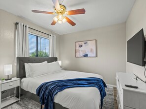 3 bedrooms, iron/ironing board, travel cot, free WiFi - Alder Stay / 3BD Townhome Near AT&T Stadium + FIFA (Arlington)