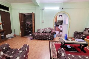 Lobby lounge - Ojas Home Bharatpur (Bharatpur)