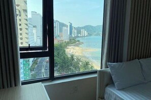 Room - Muong Thanh Hon Chong apartment with Sea View (Nha Trang)