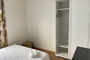 Room - Muong Thanh Hon Chong apartment with Sea View (Nha Trang)