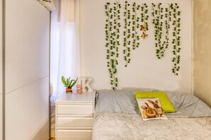 1 bedroom, desk, iron/ironing board, WiFi - Apartment 'Irlulan' with Private Terrace and Wi-Fi (Platja d'Aro)