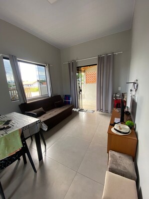 Living area - Cozy MaJu Beach House (Itapoá)