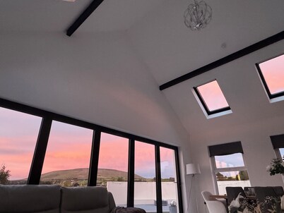 Kirkpatrick house @littlelakelodges retreat spa type getaway, Hottubs & bbq huts