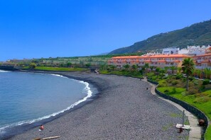 Leilighet, 2 soverom, terrasse, hageutsikt | Eksteriør