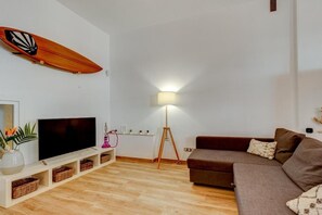 Appartement, 2 chambres, patio, vue jardin | Salle de séjour