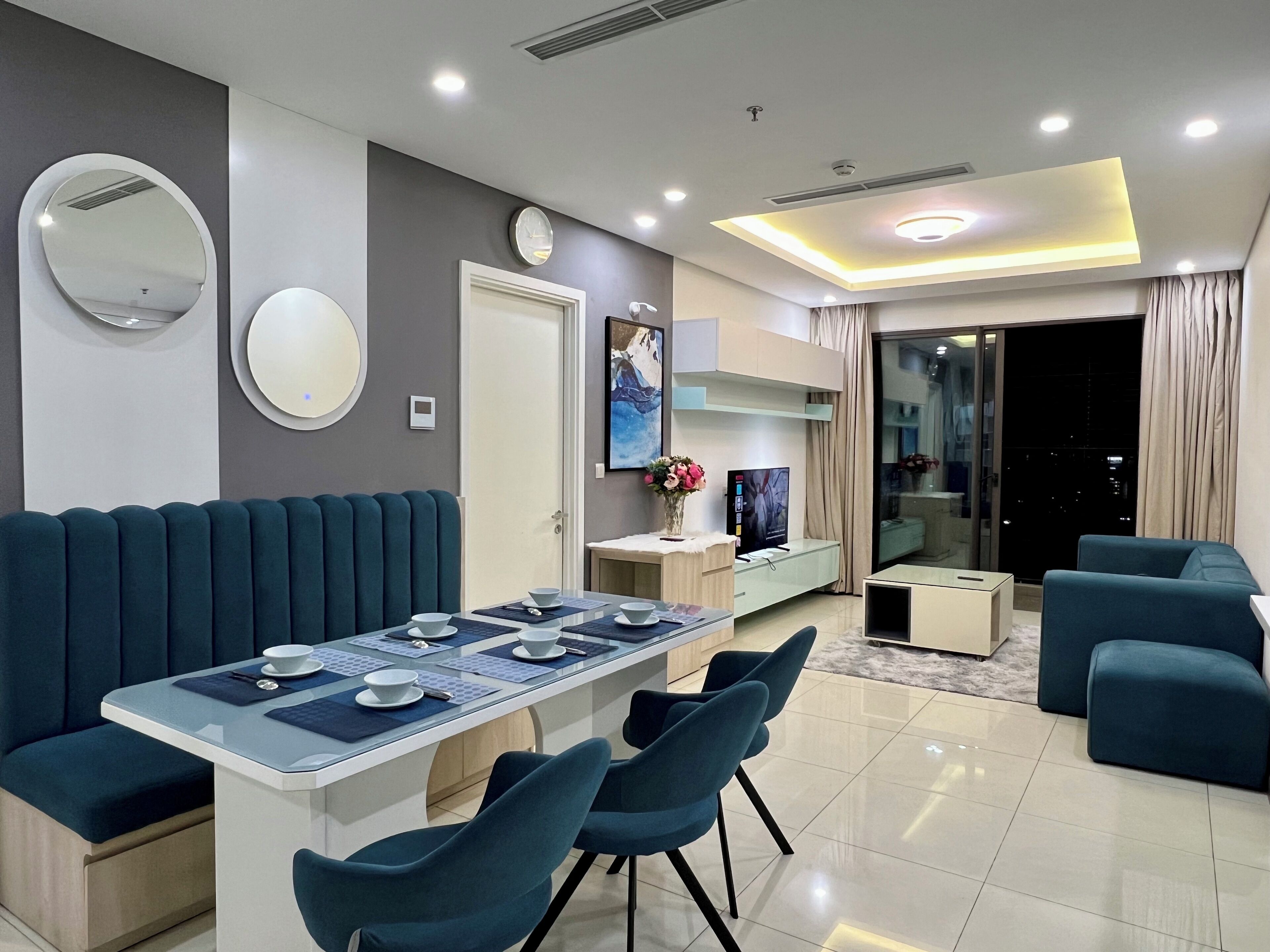 Family Apartment, Balcony, City View | Ruang tamu | 49 inci sebuah televisyen pintar dengan digital, pendiangan 
