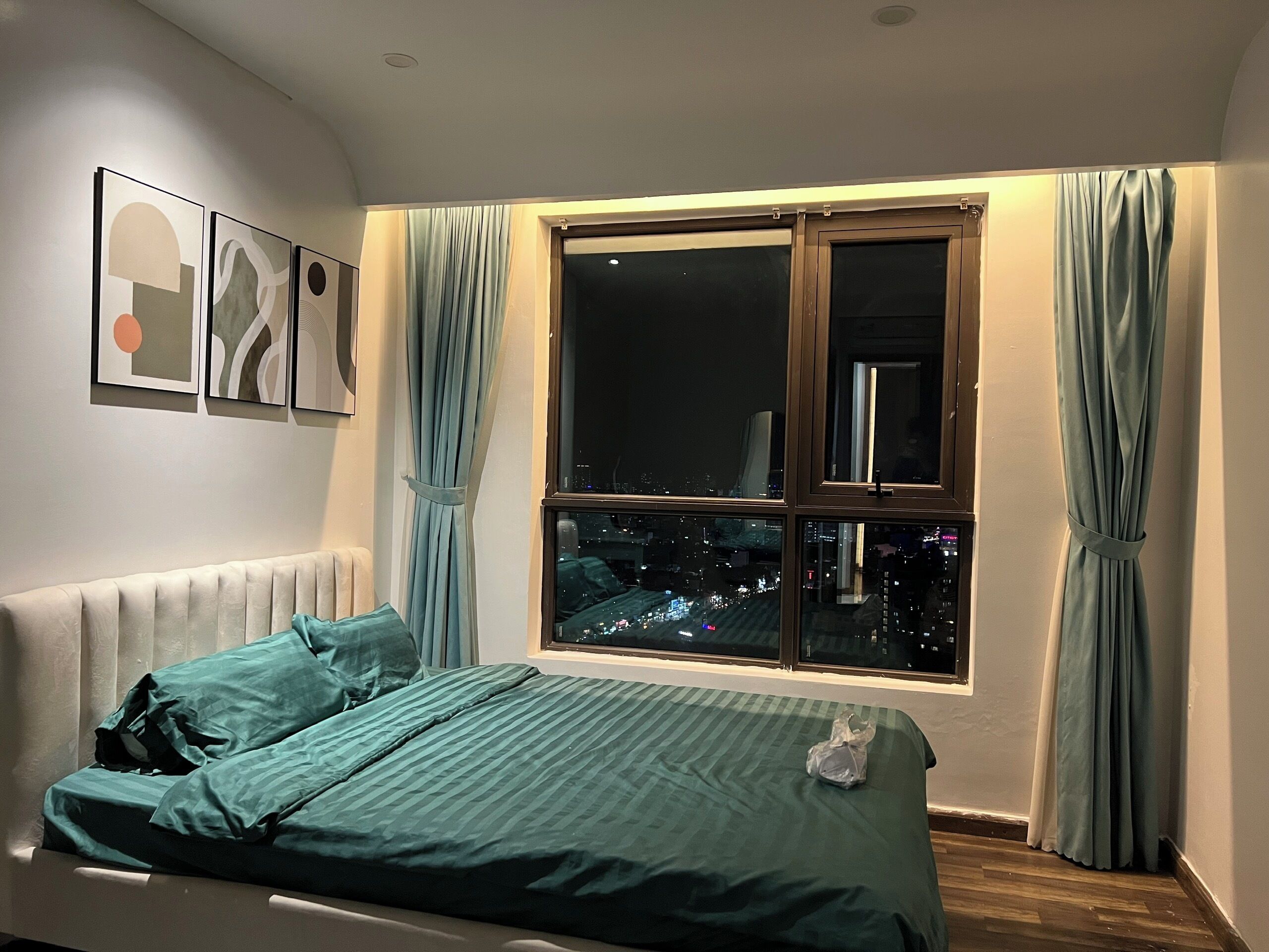 Junior Apartment, Balcony, City View | Soundproofing, iron/ironing board, free WiFi, wheelchair access