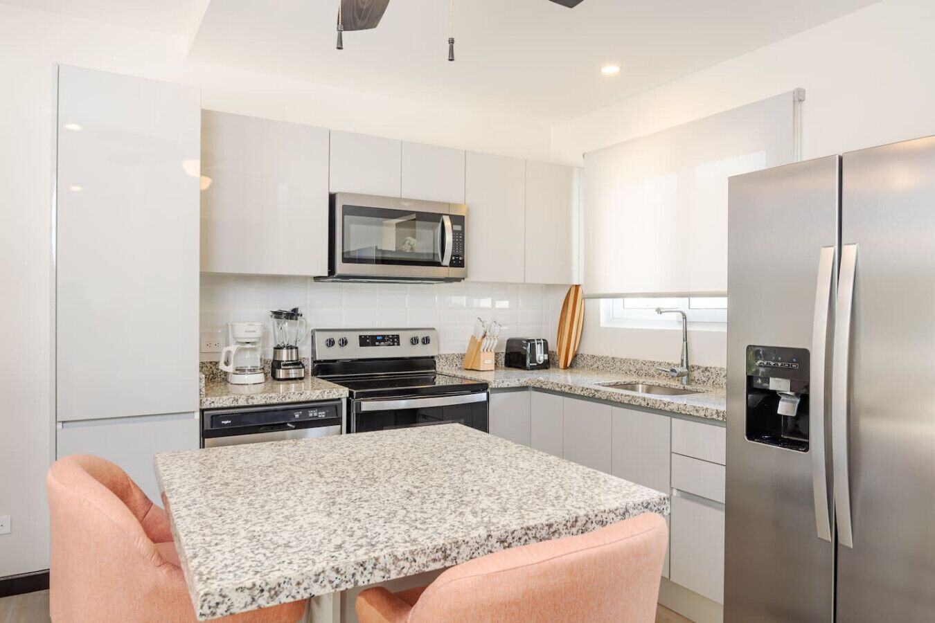 冰箱、微波炉、烤箱、炉灶