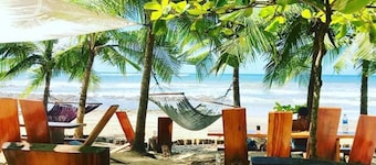 Pool, Beach, AC, Fast WiFi | Avellanas Modern Home