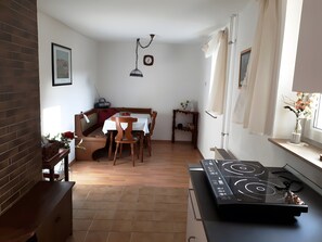 Interior - Apartment 'With 60sqm' with Shared Terrace, Shared Garden and Wi-Fi (Steinau an der Straße)