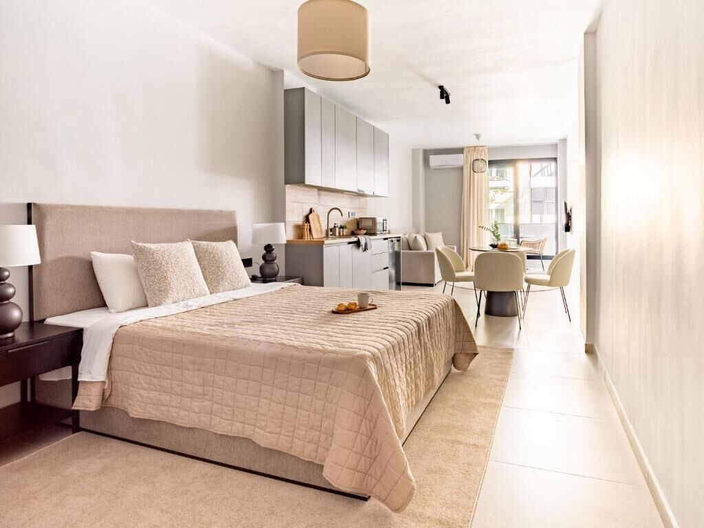 Superior Studio, City View