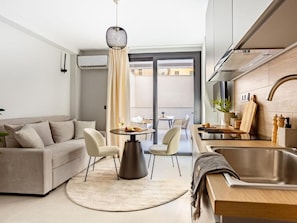 Deluxe-Maisonette, Blick auf den Innenhof | Wohnbereich