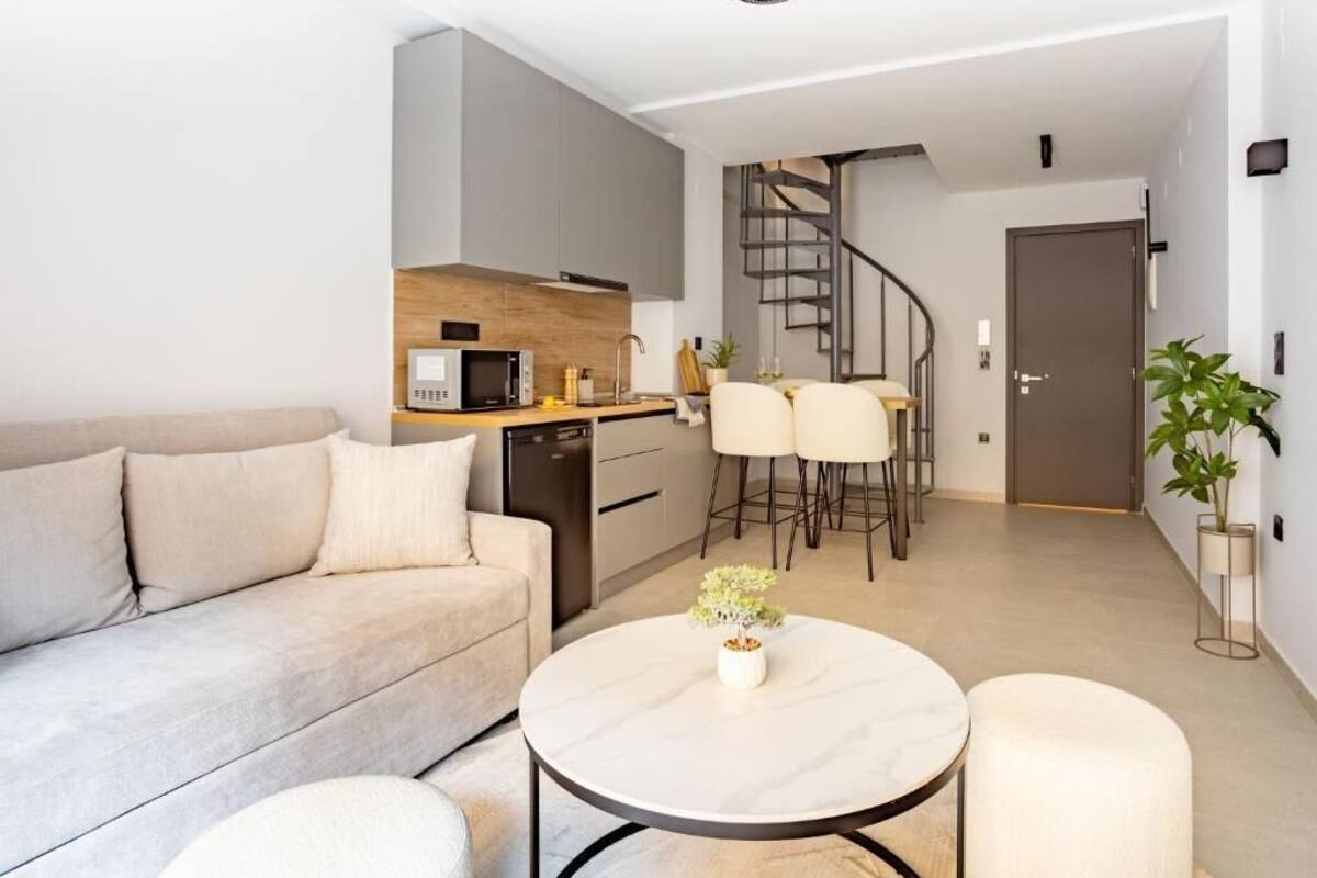 Deluxe-Maisonette, Blick auf den Innenhof | Wohnbereich