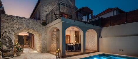 Et oppvarmet basseng