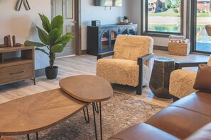 تلفزيون ذكي، مدفأة، ألعاب فيديو