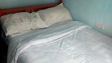 1 habitación, wifi y ropa de cama