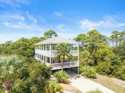 Beautiful Single Family home located on south end of Cape San Blas