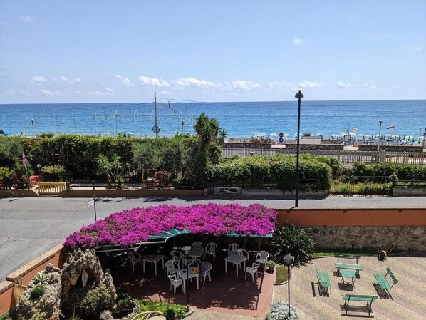 Classic Single Room, Balcony, Sea View | Water view