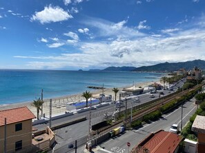经典三人房, 阳台, 海景 | 沙滩/海景