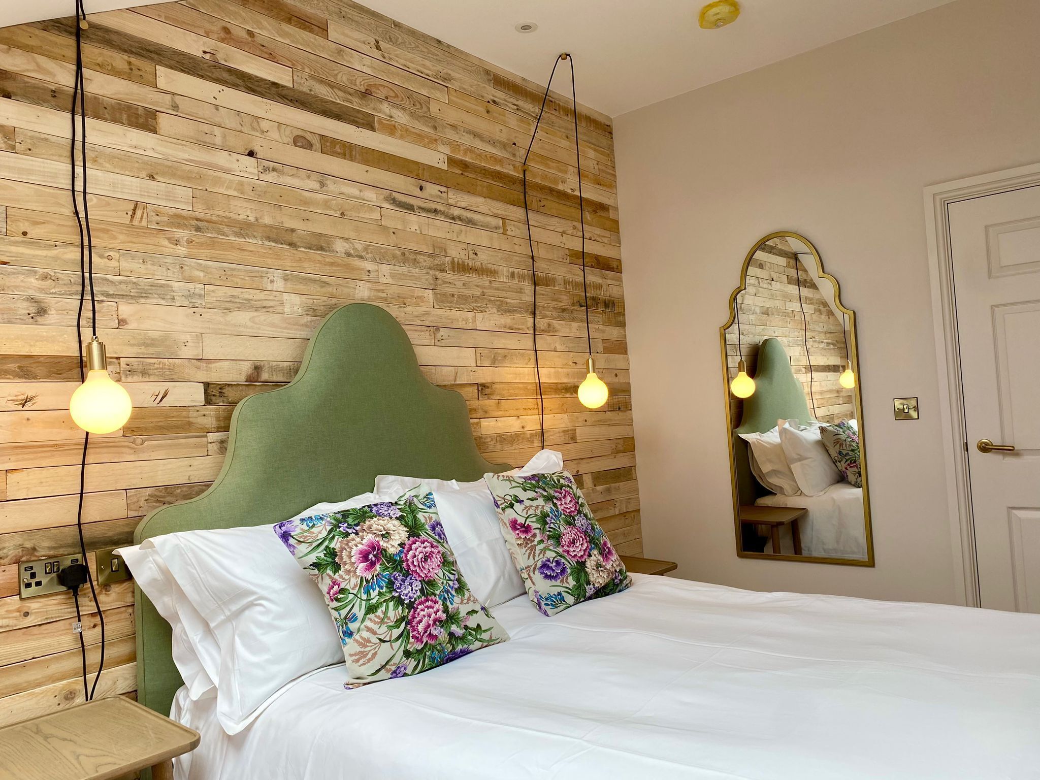 2 makuuhuonetta, silitysrauta/-lauta, internet, vuodevaatteet