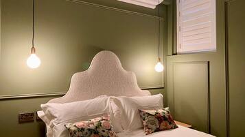 1 bedroom, iron/ironing board, internet, bed sheets