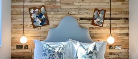 3 quartos, ferros/tábuas de passar roupa, acesso à internet