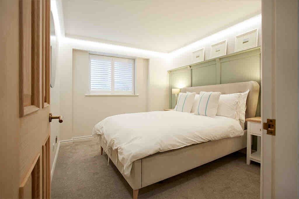 1 bedroom, iron/ironing board, internet, bed sheets