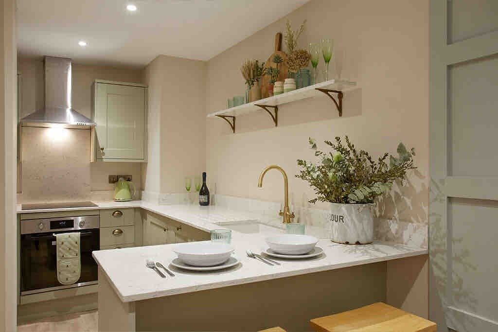 Kylskåp, mikrovågsugn, ugn och diskmaskin