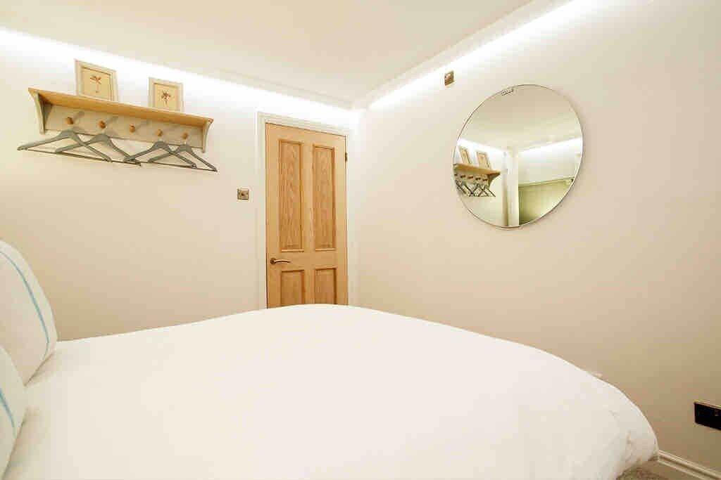 1 sovrum, strykjärn/strykbräda, internet och sängkläder