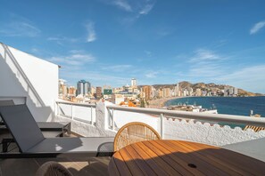 Comfort Queen Room with private terrace | Terrace/patio