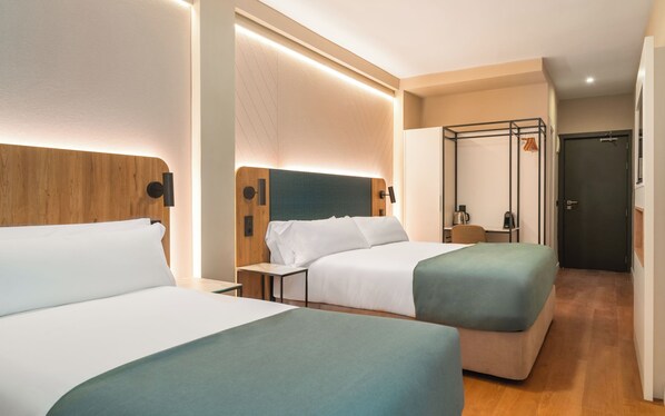 Triple Room | Individually decorated, individually furnished, desk, laptop workspace