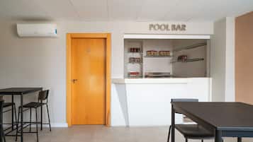 Poolside bar