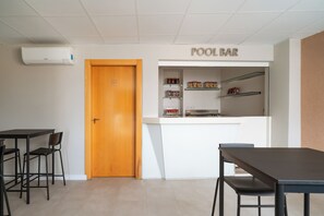 Poolside bar