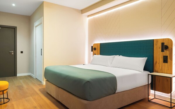 Comfort Queen Room wheelchair accessible