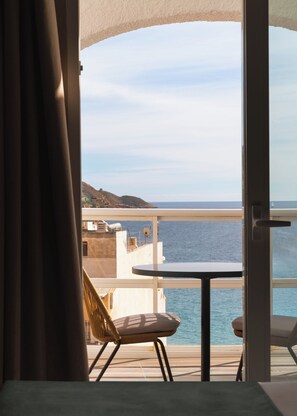 Queen Room with private terrace | Terrace/patio