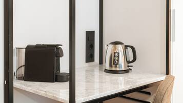 Zimmer, Mehrere Betten | Individuell dekoriert, individuell eingerichtet, Schreibtisch