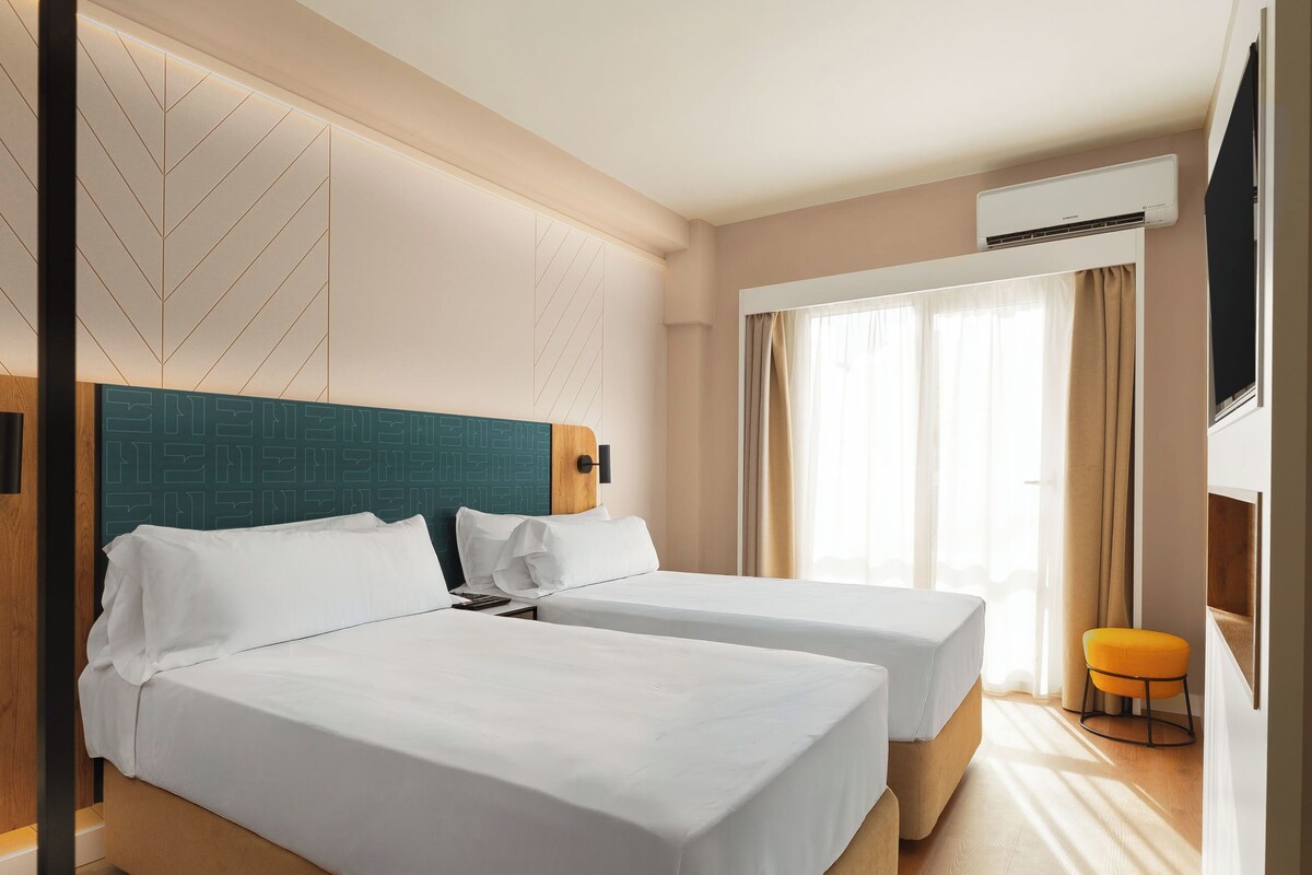 Twin Room with Balcony | Balcony
