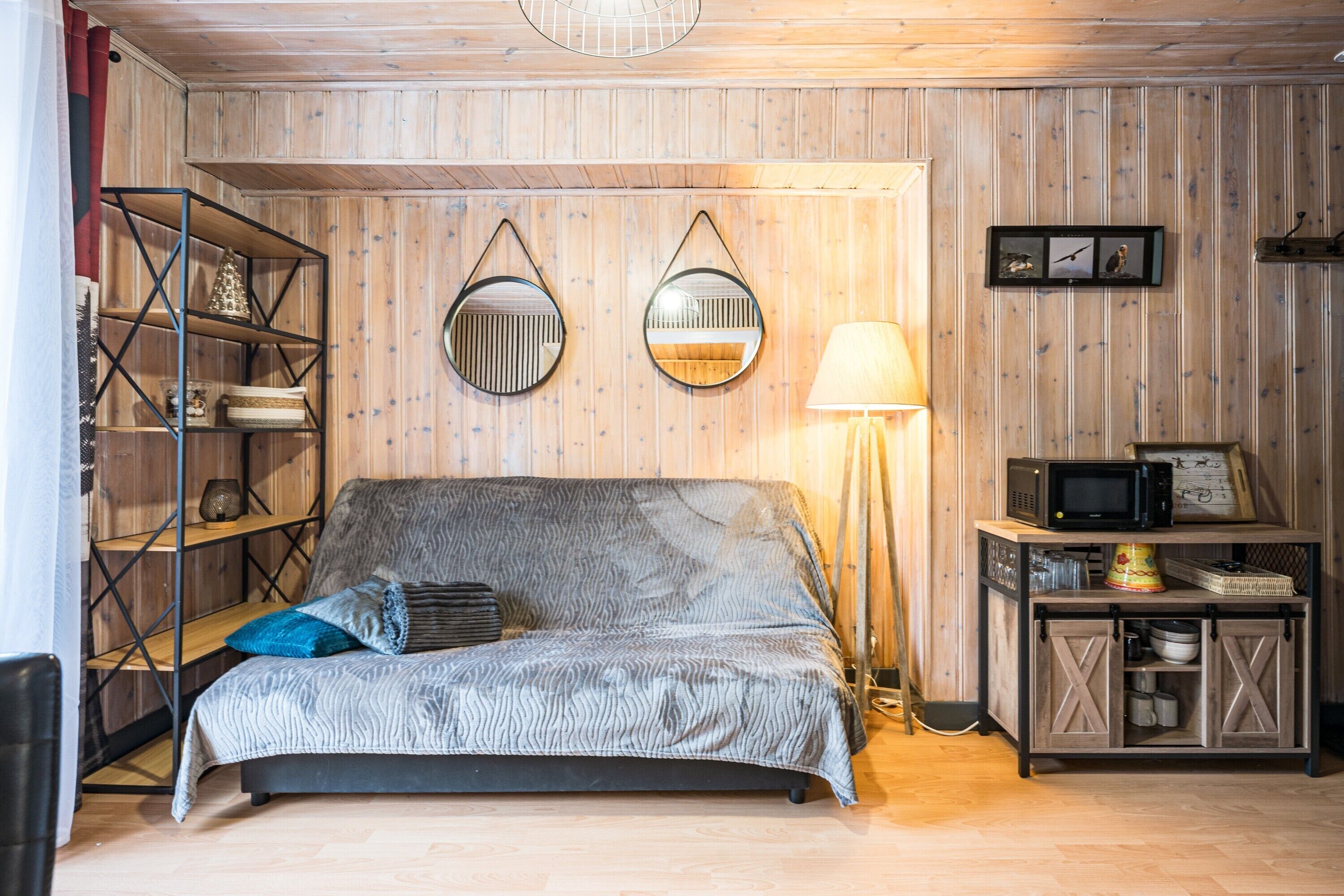 1 slaapkamer, een strijkplank/strijkijzer, wifi, beddengoed