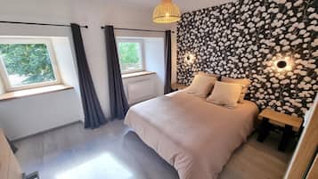 3 slaapkamers, een strijkplank/strijkijzer, beddengoed