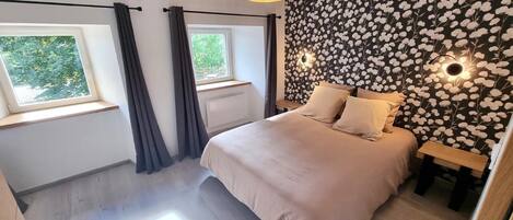 3 chambres, fer et planche à repasser, draps fournis