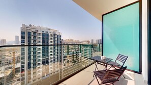 Property grounds - Bright & Modern Studio Retreat l Free Gym & Pool (Jumeirah Village Circle)