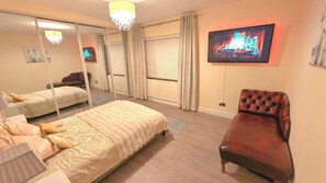 Fer et planche Ă  repasser, Wi-Fi, draps fournis