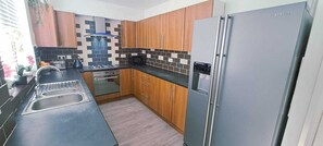 Micro-ondes, four, lave-vaisselle