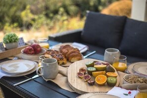 Outdoor dining - Hillside Villa Near Faliraki Beach (rhodes)