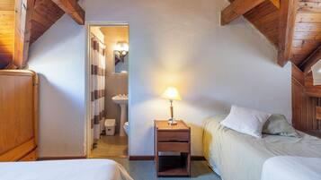 Apartament estàndard, 2 dormitoris, vistes a la muntanya | Caixa forta a l'habitació, cortines opaques i wifi gratuïta